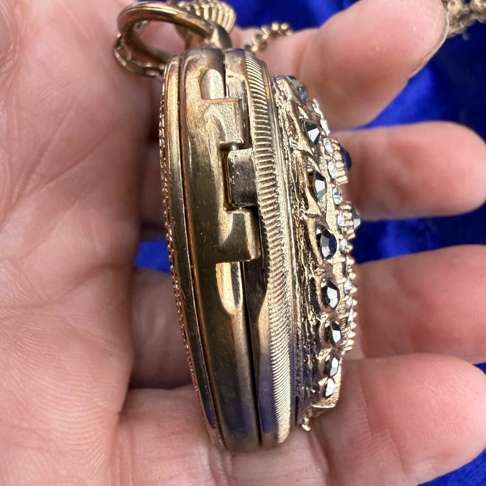 Vintage Sarah Coventry Pocket Watch Pendant Heart Gold Tone Rhinestone‎ 32